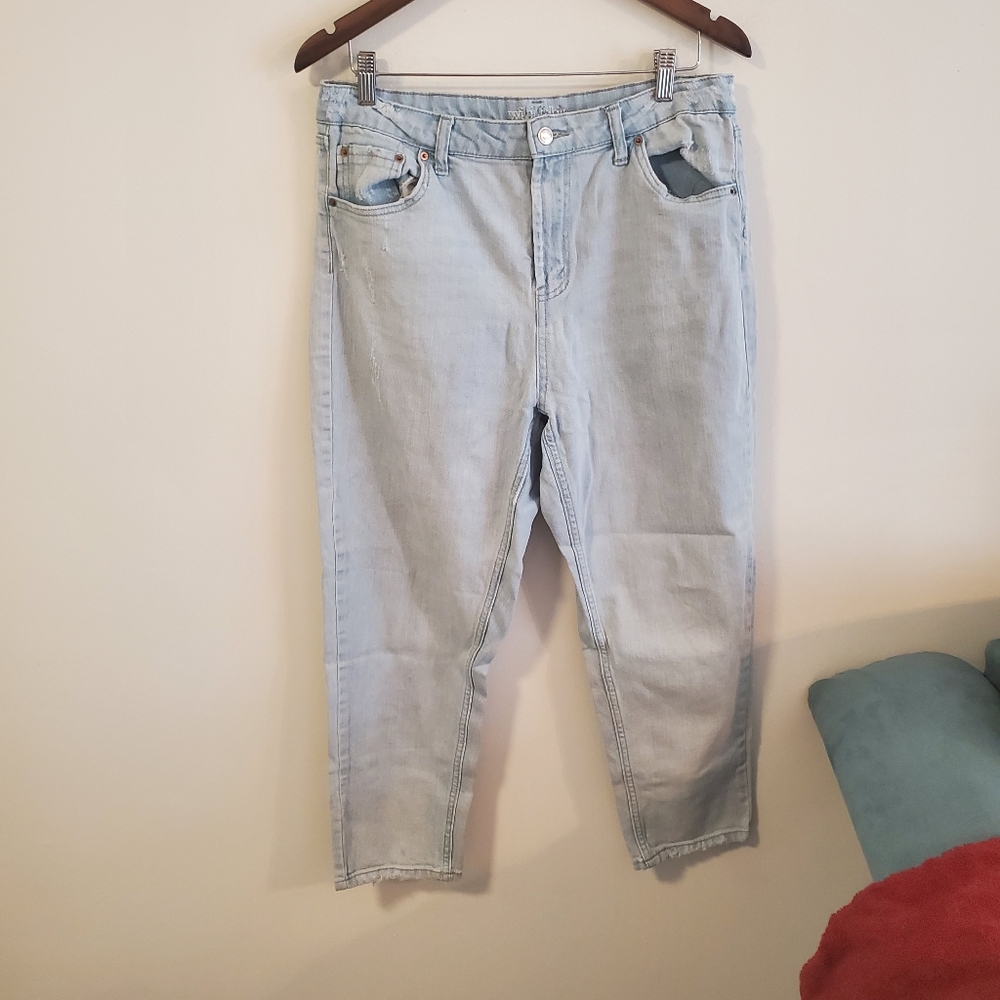 Wild Fable high rise mom jeans light wash denim jeans size 12 distressed